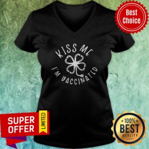 Alternative view of Top Kiss Me I'm Vaccinated Shirt