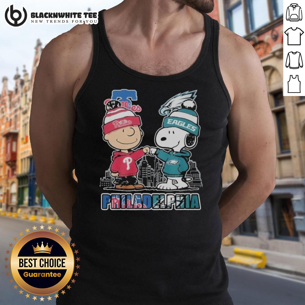 Cute Philadelphia Phillies Philadelphia Eagles 75th Anniversary Of Peanuts Snoopy T-Shirt - Image 4