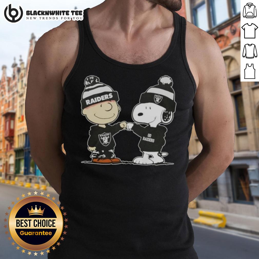 Nice Peanuts Charlie Brown Fist Bump Snoopy X Las Vegas Raiders Football T-Shirt - Image 4