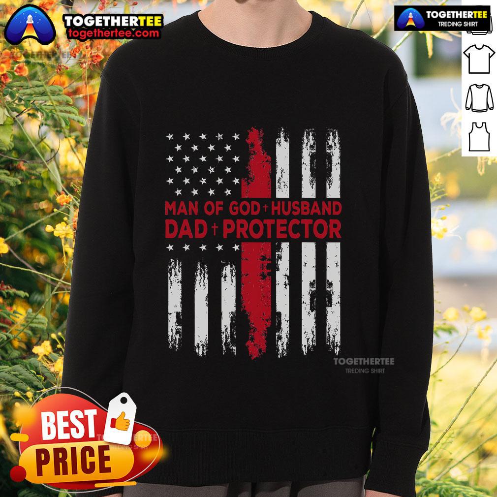 Top Jesus God Religious Man Of God Husband Dad Protector T-Shirt - Image 5