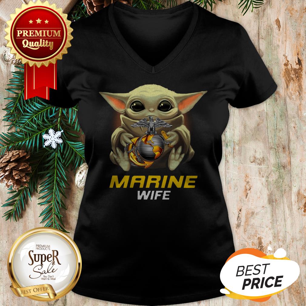 Star Wars Baby Yoda Hug United States Marine Wife Shirt - Image 2