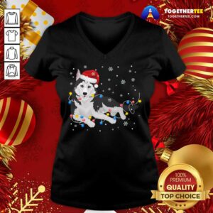 Alternative view of Pretty Siberian Husky Santa Hat Christmas Lights Xmas Dog Gift T-Shirt