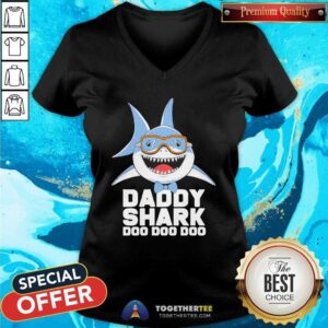 Alternative view of Daddy Shark Doo doo doo Birthday Shirt