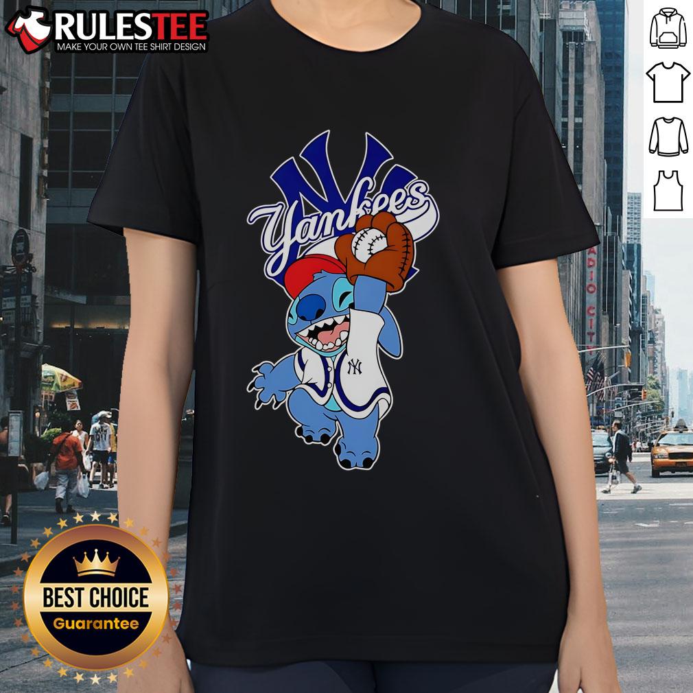 Cute Stitch Play Baseball New York Yankees T-Shirt - Image 3