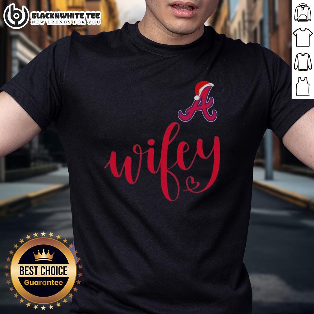 Good Wifey Atlanta Braves Santa Hat Merry Christmas T-Shirt