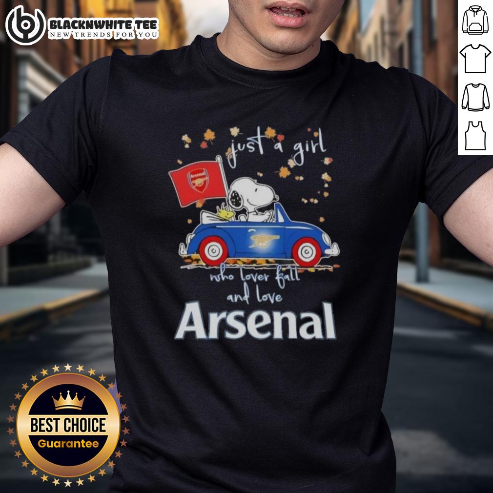 Top Peanuts Snoopy Driving Car Just A Girl Who Lover Fall And Love Arsenal FC T-Shirt