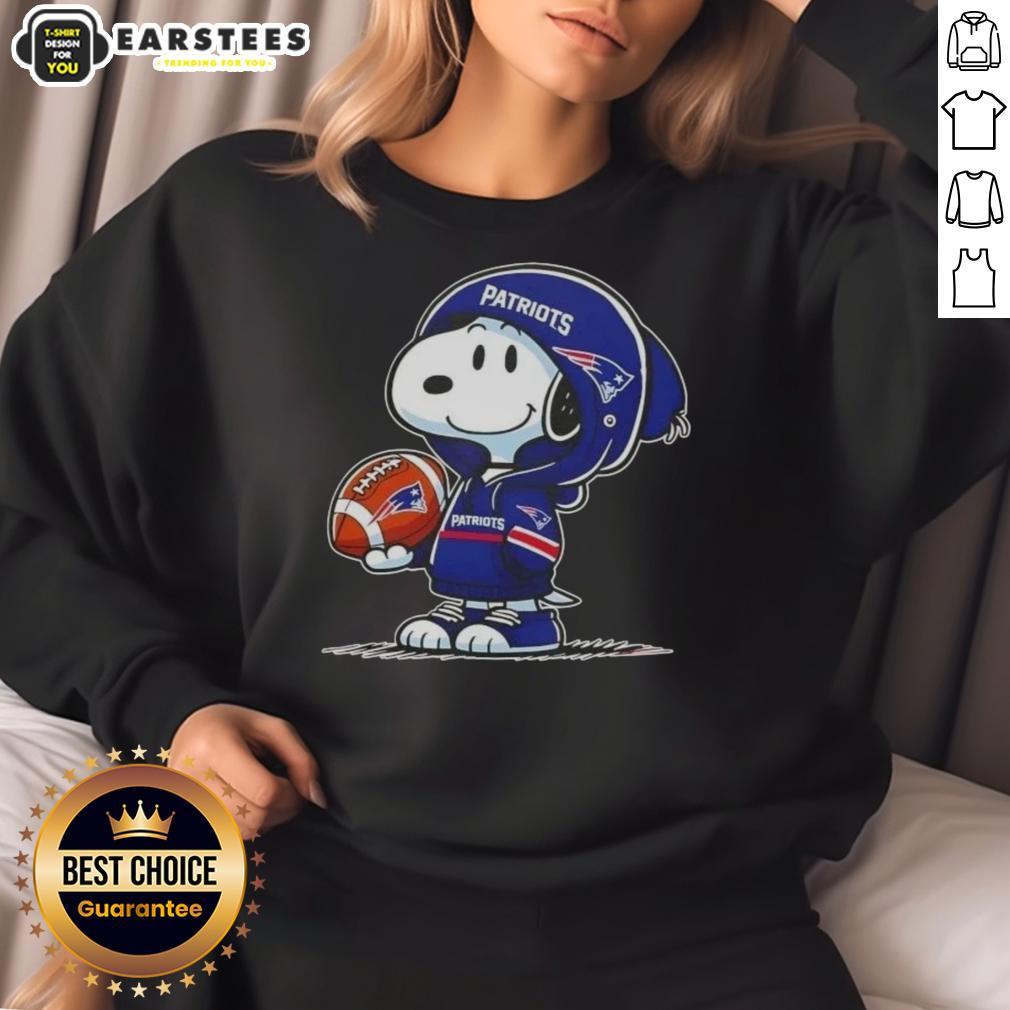 Cute Peanuts Snoopy Wearing Hoodie New England Patriots And Smilling At Fans T-Shirt - Image 4