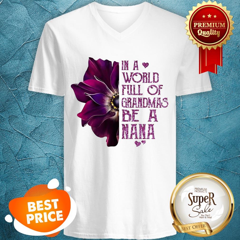 Nice In A World Full Of Grandmas Be Nana Purple Anemone Flower Shirt - Image 4