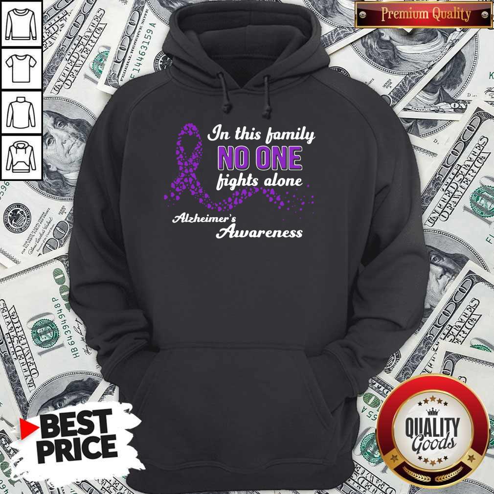 In This Family No One Fights Alone Alzheimer'S Awareness Shirt - Image 5