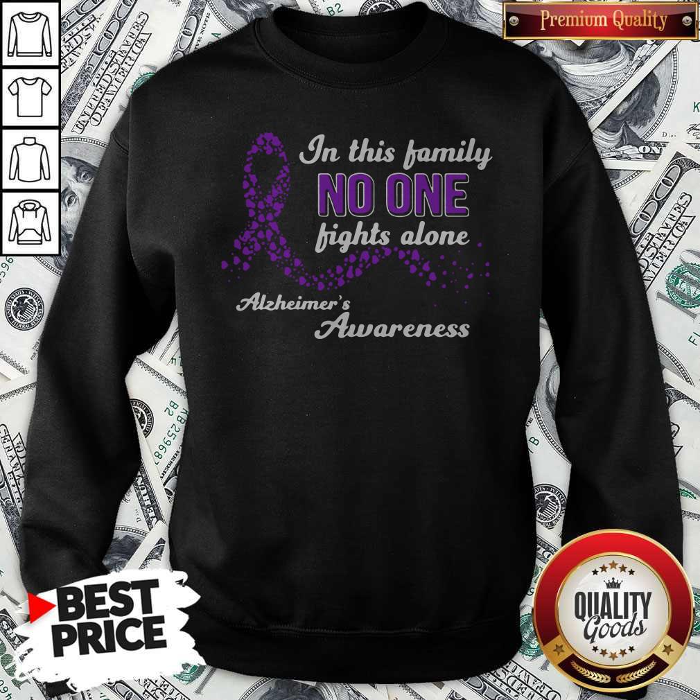 In This Family No One Fights Alone Alzheimer'S Awareness Shirt - Image 4