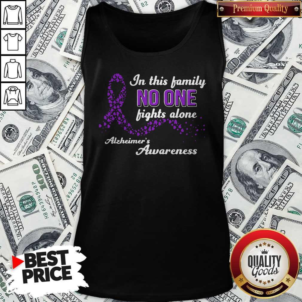In This Family No One Fights Alone Alzheimer'S Awareness Shirt - Image 3