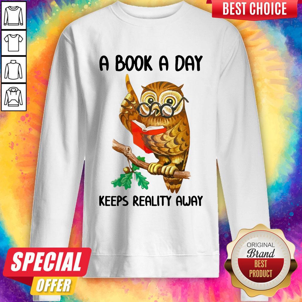 Love A Book A Day Keeps Reality Away Owl Shirt - Image 4