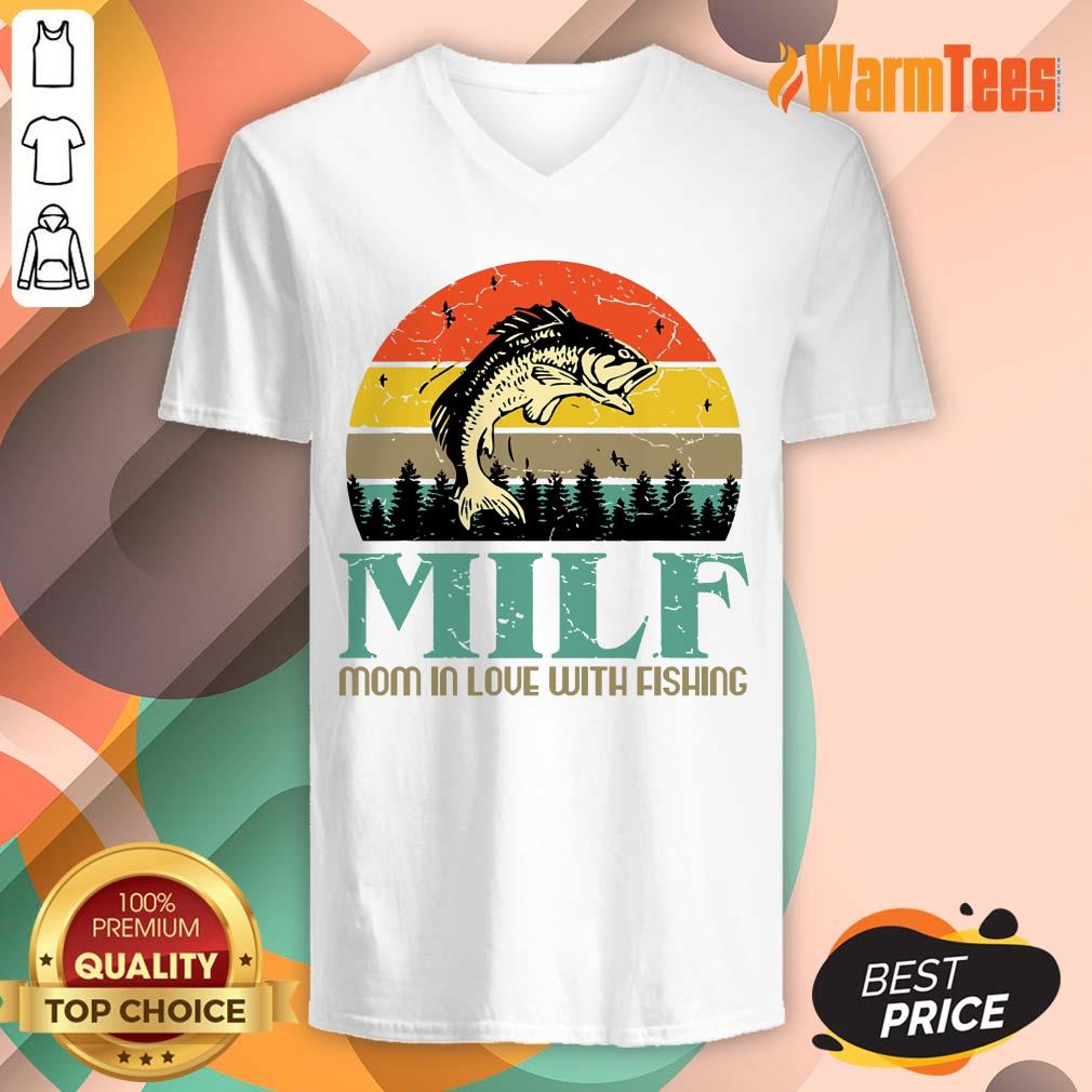 Milf Mom In Love With Fishing Vintage Shirt - Image 4