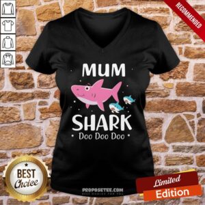 Alternative view of Mum Shark Doo Doo Doo Shirt