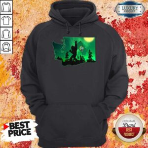 Alternative view of Nice Bigfoot Rock And Washington Flag Shirt