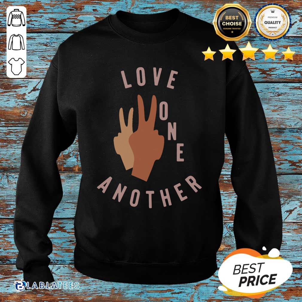 Great Old Navy Love One Another Shirt - Image 4