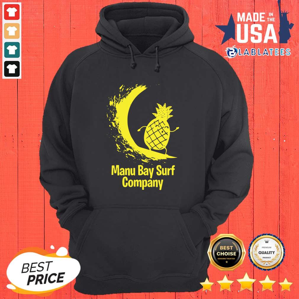 Nice Manu Bay Surf Company New Zealand Gold Surfing Pineapple Shirt - Image 5