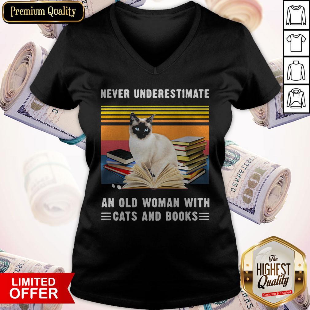 Nice Never Underestimate An Old Woman With Cats And Books Siamese Cat Vintage Retro Shirt - Image 4