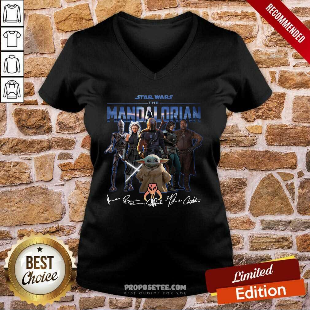 Nice Star Wars The Mandalorian And Baby Yoda Signatures Shirt - Image 2