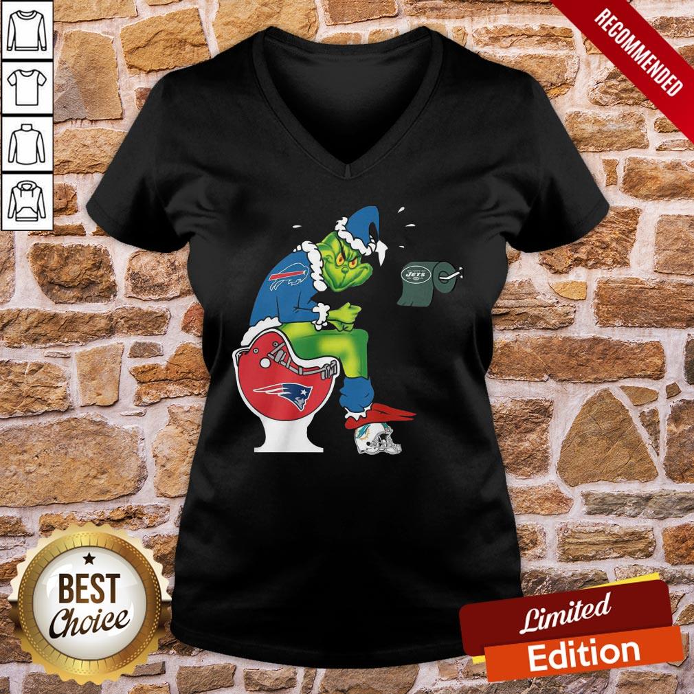 Nice The Grinch Buffalo Bills Shit On Toilet New England Patriots And Other Teams Christmas Shirt - Image 4