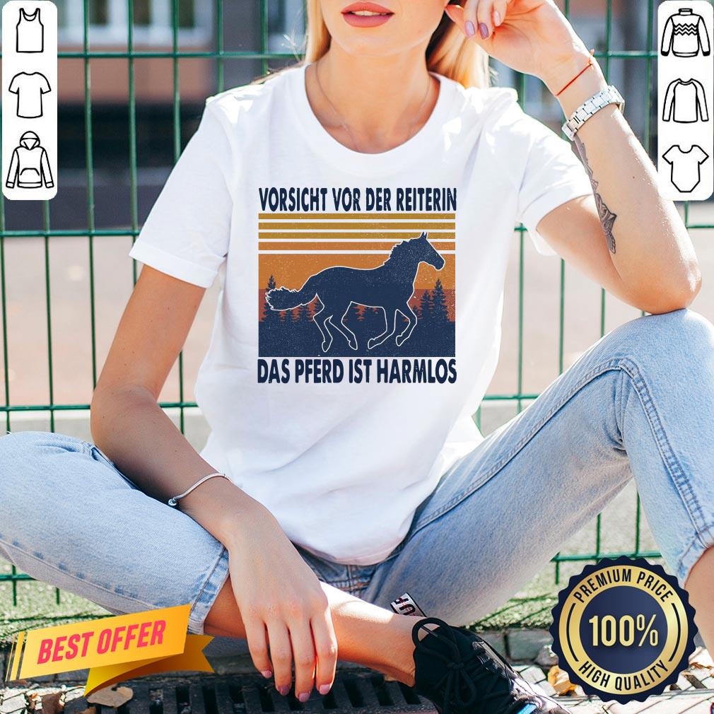 Official Horse Vorsicht Vor Der Reiterin Das Pferd Ist Harmlos Vintage Retro Shirt - Image 3