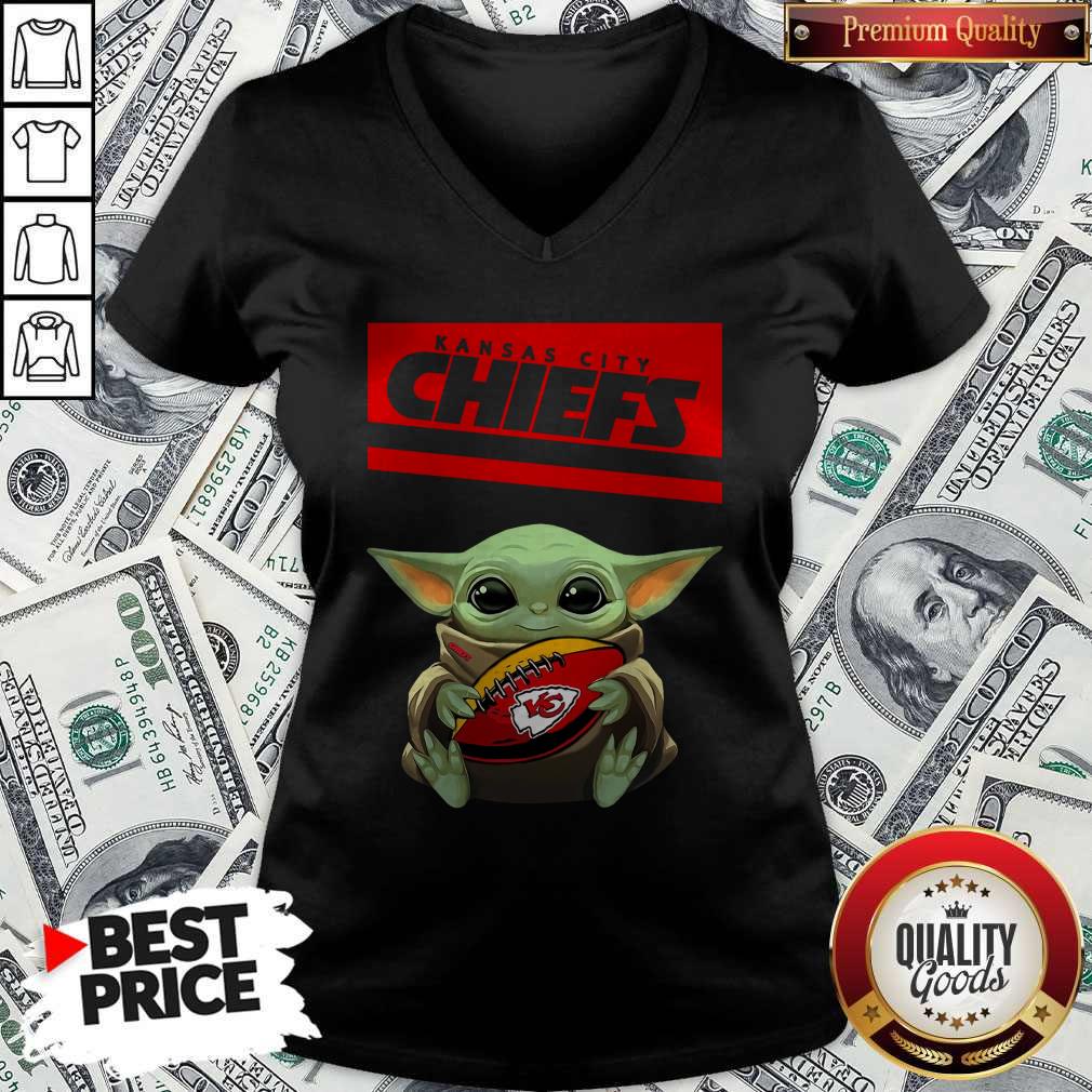 Official Pretty Baby Yoda Hug Kansas City Chiefs Football Logo Shirt - Image 5