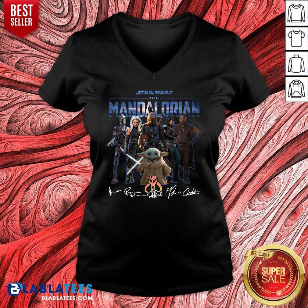 Official Star Wars The Mandalorian And Baby Yoda Signatures Shirt - Image 3