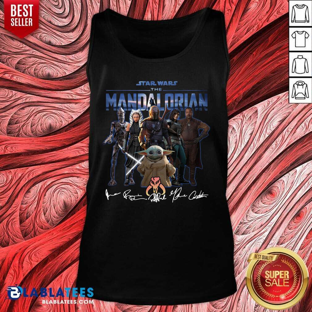 Official Star Wars The Mandalorian And Baby Yoda Signatures Shirt - Image 4