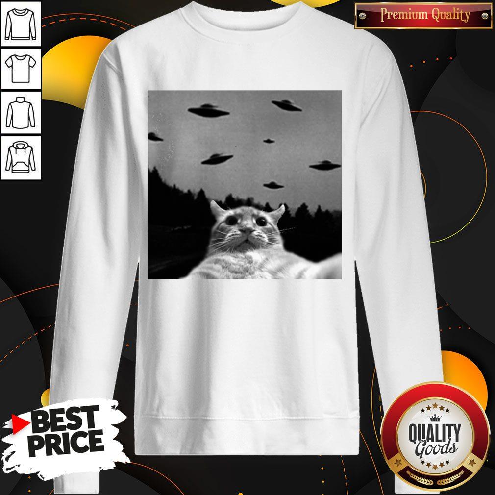 Premium Cat Selfie Ufos Shirt - Image 4