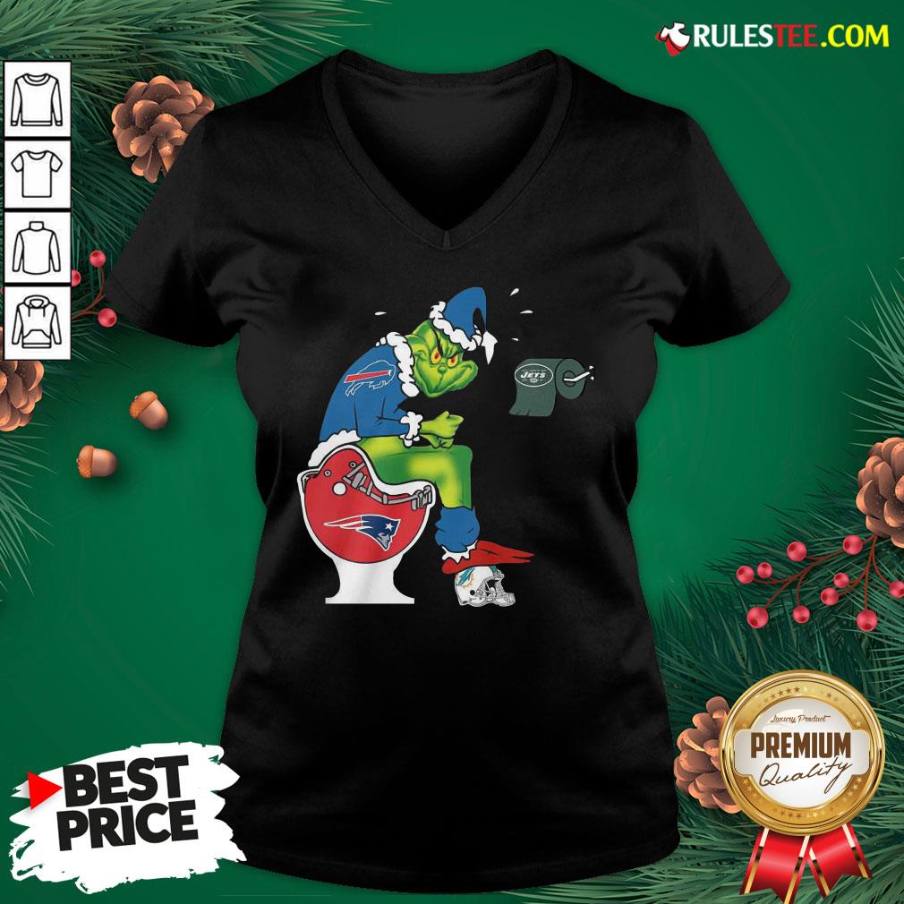 Premium The Grinch Buffalo Bills Shit On Toilet New England Patriots Christmas Shirt - Image 3