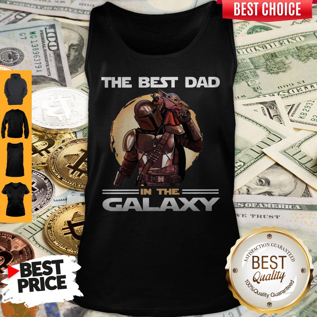 Pretty The Mandalorian And Baby Yoda The Best Dad In The Galaxy Shirt - Image 4
