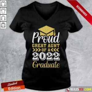 Alternative view of Proud Great Aunt Of A 2022 Graduate Shirt