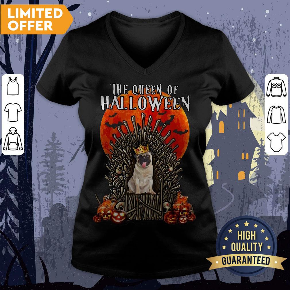 Pug Dog The Queen Of Halloween Shirt - Image 3