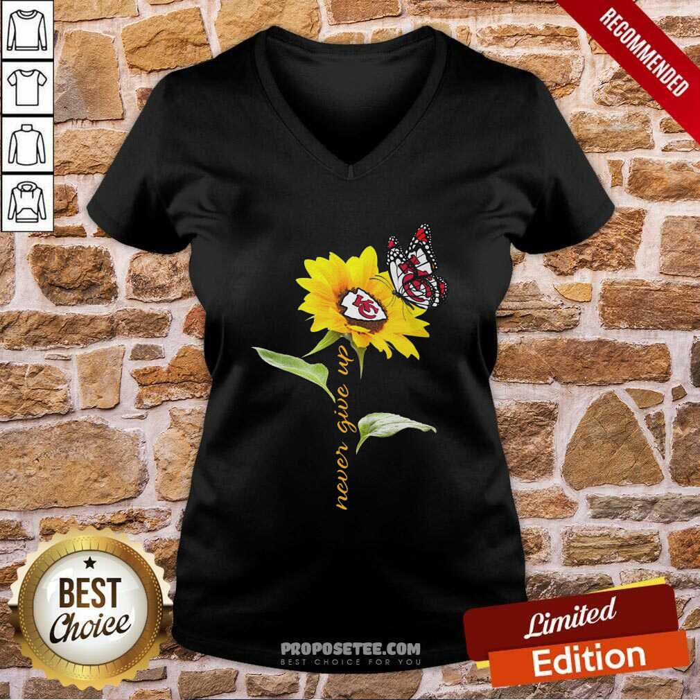 Sunflower And Butterfly Kansas City Chiefs Football Never Give Up Shirt - Image 5