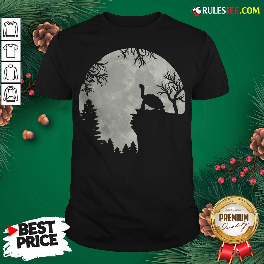 Top Howling Turtle The Moon Shirt