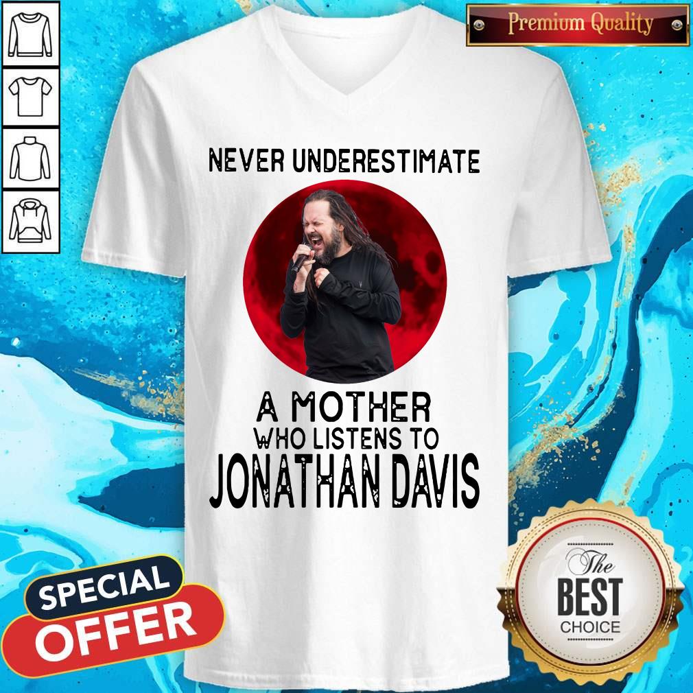 Top Never Underestimate A Mother Who Listens To Jonathan Davis Moon Shirt - Image 3
