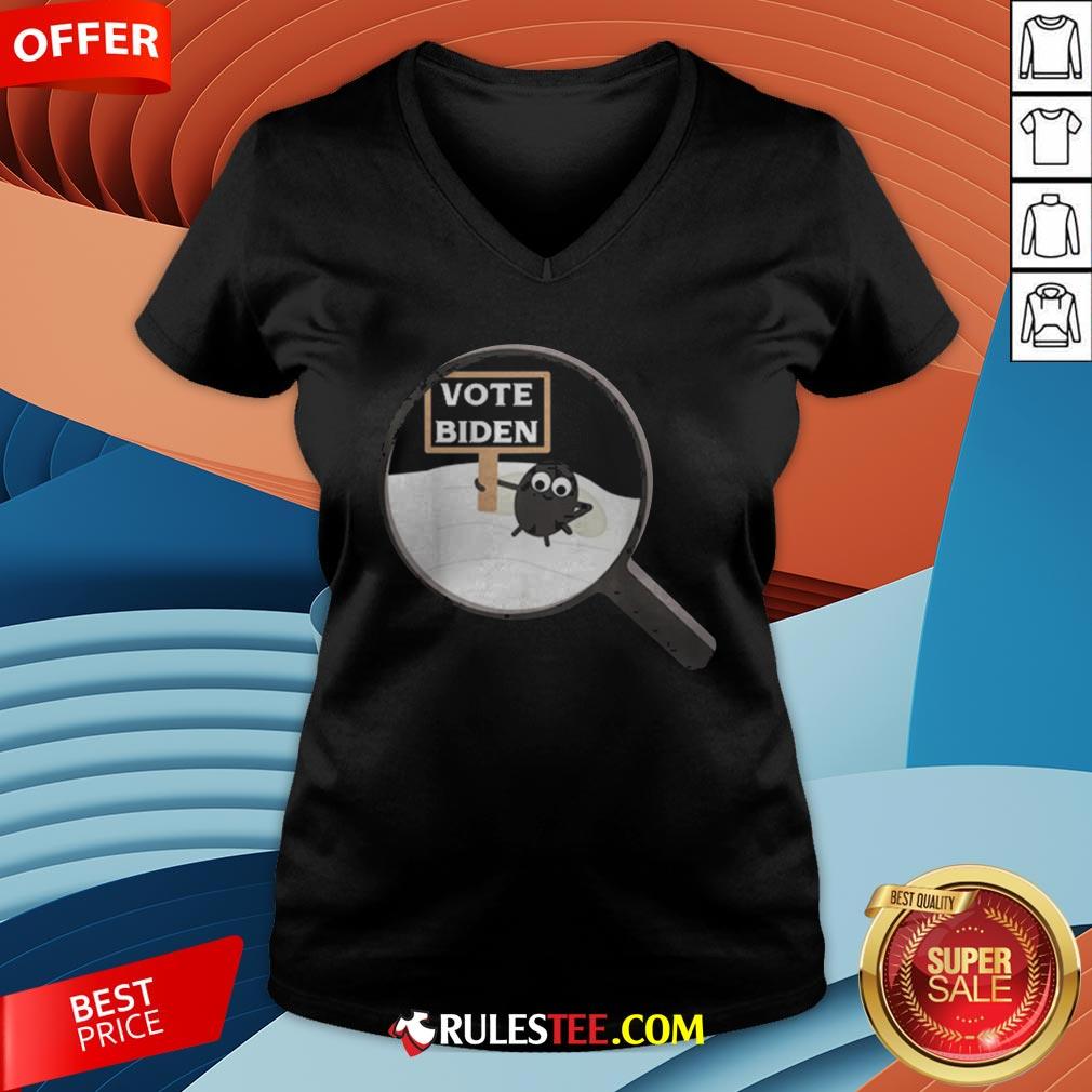 The Fly On Vice President Pence Head Debate 2020 Vote Biden Shirt - Image 4